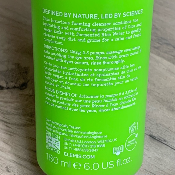 ELEMIS- Superfood CICA Calm Cleansing Foam - Picture 3 of 4